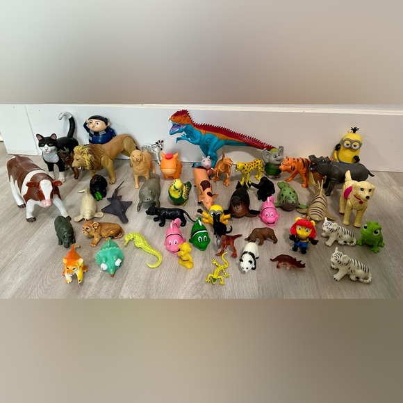 Lot Of Various Plastic‎ Animals - Picture 1 of 6